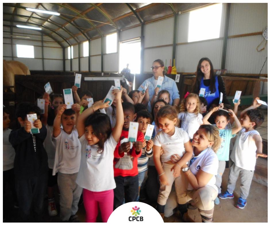 CPC_Beja's tweet photo. No passado dias 11 de Junho, o Picadeiro da Horta de Todos encheu-se de cor, alegria e sorrisos ao receber a Sala 4A do "Partilhar para Aprender", os meninos tiveram a oportunidade de montar a nossa doce Morgadinha!
#UnidosSomosEsperança
#CPCBeja https://t.co/bqrTrN9vHQ