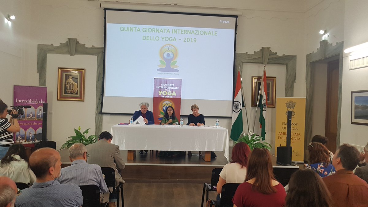 IndiainItaly's tweet photo. Announcing 5th International Day of Yoga events for Rome and City of San Marino at a Press Conference in Embassy of India, Rome
@MEAIndia @IndianDiplomacy @moayush @ICCR_Delhi @SanMarinoGov @VisitSanMarino https://t.co/xwq3wA7xFk