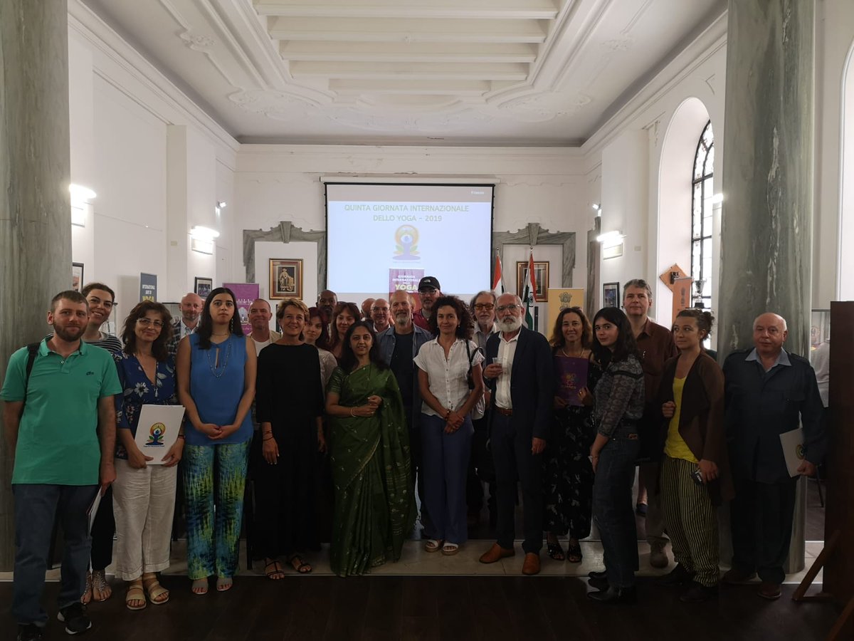 Announcing 5th International Day of Yoga events for Rome and City of San Marino at a Press Conference in Embassy of India, Rome
<a href="/MEAIndia/">Randhir Jaiswal</a> <a href="/IndianDiplomacy/">Indian Diplomacy</a> <a href="/moayush/">Ministry of Ayush</a> @ICCR_Delhi <a href="/SanMarinoGov/">San Marino</a> <a href="/VisitSanMarino/">visitsanmarino</a>