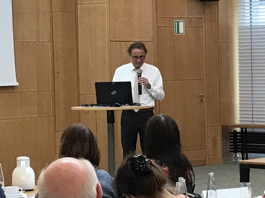 DRV_Bund_Reha's tweet photo. Heute ist die #DRV_Bund zu Gast bei der #DRV_BB #Berlin-#Brandenburg zur Infoveranstaltung „Onkologische #Rehabilitation“ Dr. med. Soha Asgari, Dr. med. Markus Jaster und Jürgen Ritter referieren zu medizinischen und verwaltungsrechtlichen Aspekten der #Reha bei #Krebs https://t.co/Kg9eG0hbB0