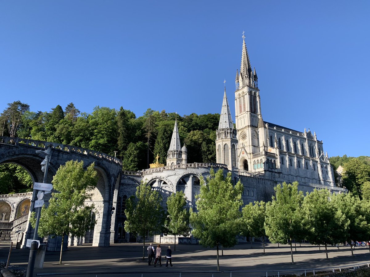 IrishLourdes's tweet photo. #TeamIALV #GrottoMass @draomulholland @ShannonParish67 @KillaloeDiocese @EilishGiff @CarolanBeverley @RosneyChristine @Annette09296554 @IrishLourdes @joewalshtours @lourdes_france @ronanbrann @jeannevon https://t.co/eW88zLc3Tr