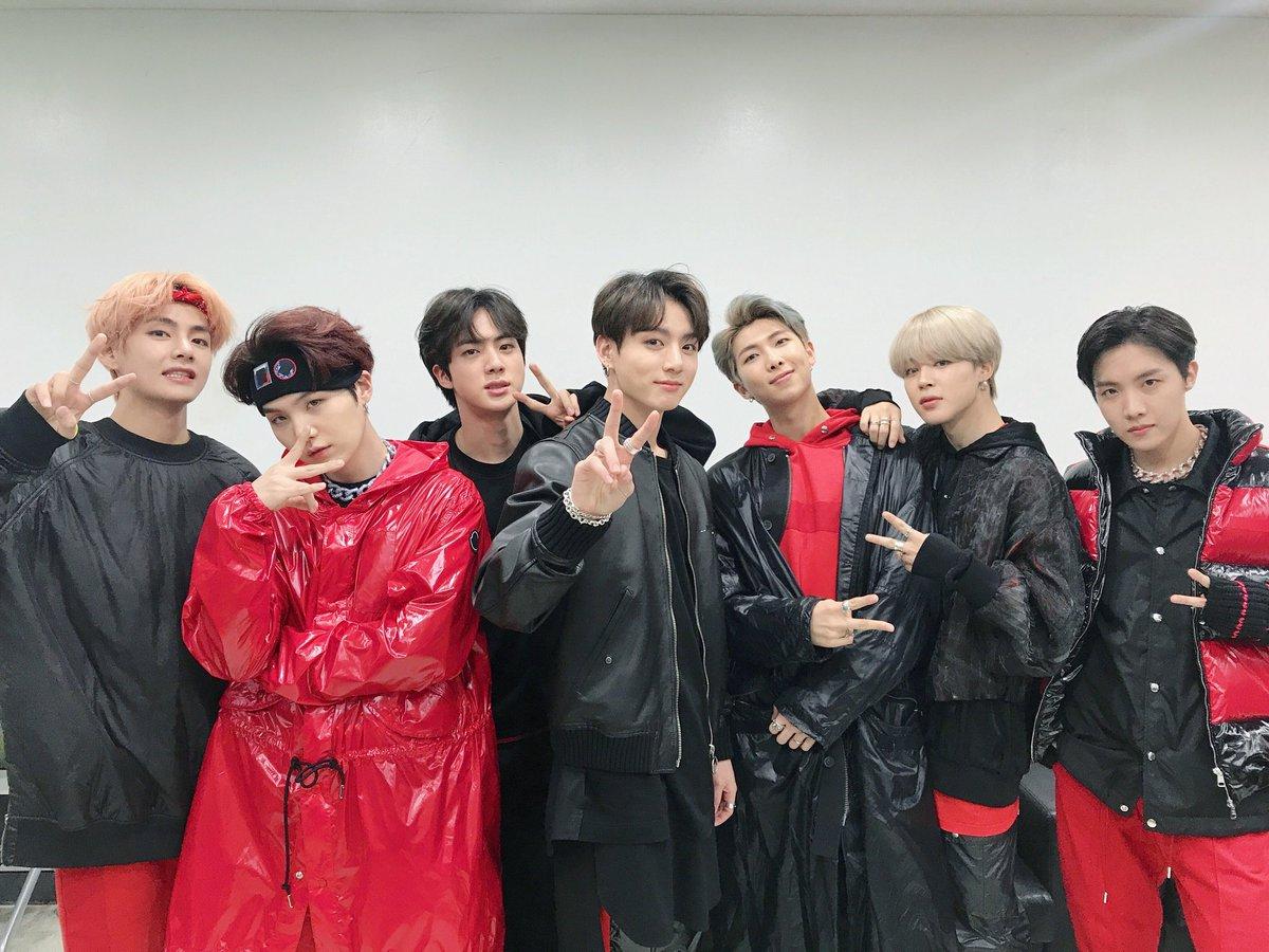 fairusdillah's tweet photo. HAPPY ANNIVERSARY BANGTAN🎊I PURLE U💜💜💜💜💜💜💜💜💜 #6YearsWithOurHomeBTS #6YearWithBTS #HBD_BTS @BTS_twt @bts_bighit @AMasyuura @DillahAulia1 @Marwah_Kth @Mrwh_KTH @NeniNefali https://t.co/RyvO2PIxzA