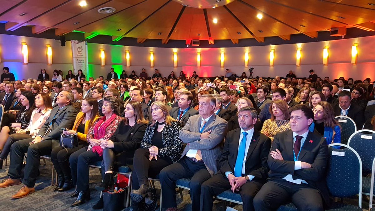 subrei_chile's tweet photo. "Esperamos la pronta ratificación de #TPP11, conveniente para el país, consecuente con la política comercial de Chile, y beneficiosa para la economía de esta región", dijo el Director Bilateral de #Direcon, Felipe Lopeandía, en 23° Encuentro Empresarial @CRCPValpo https://t.co/kyfMtFneRG