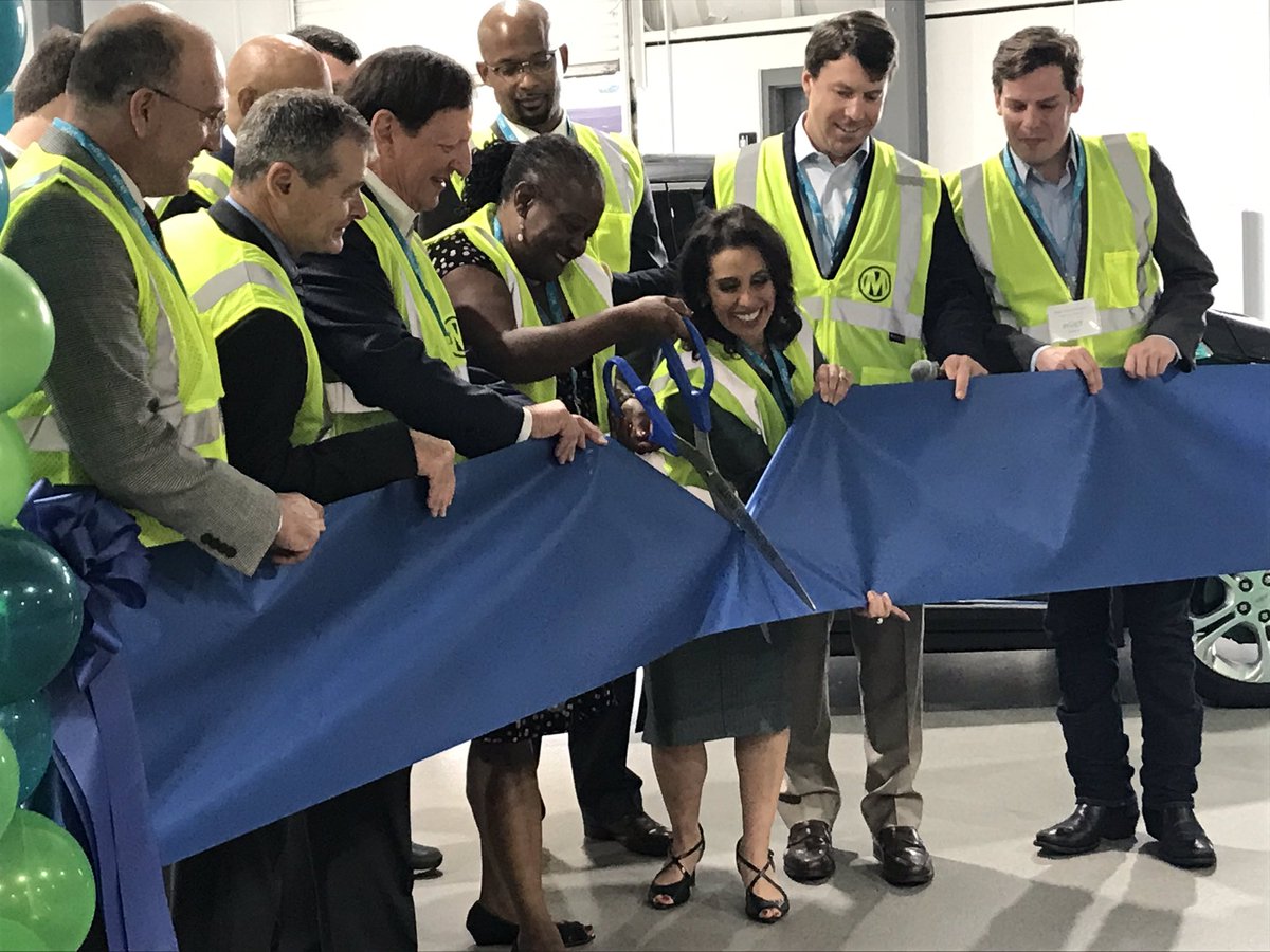 AtlantaEV's tweet image. Ribbon cutting at #cox Automotive #PIVET center in #southeast #atlanta. Future of Automotive technology in the secondary markets is here.