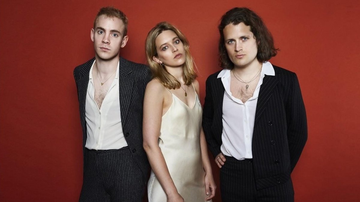 amazingradio's tweet photo. Kicking off @joshhannen's #NewMusicClub tonight with #TipsFor2019's @whenyoungband, plus new @TheLaFontaines @swimminggirlsuk & @TheAcademic
Listen: https://t.co/RrMd9ErEUq https://t.co/9yGapcTfjj