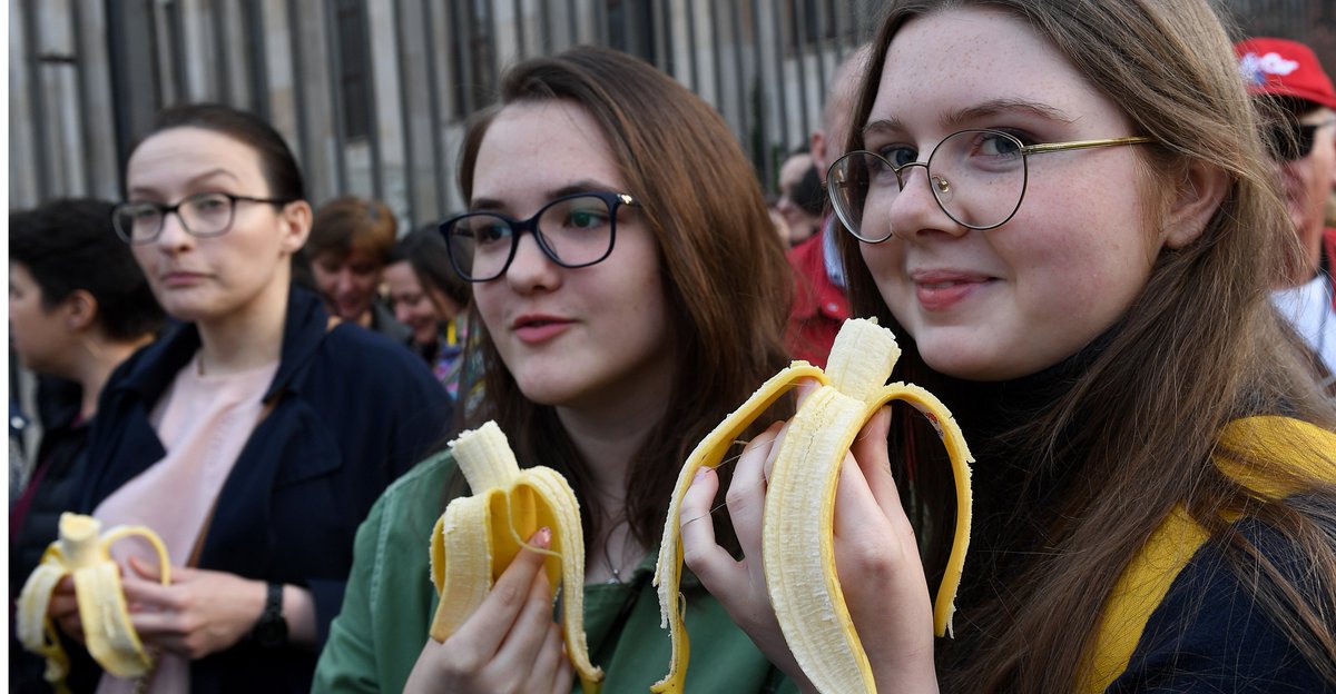 YahooActuFR's tweet photo. La banane, espèce en voie d'extinction 🍌

➡https://t.co/iRzS3Beibq https://t.co/9oHHY5697W