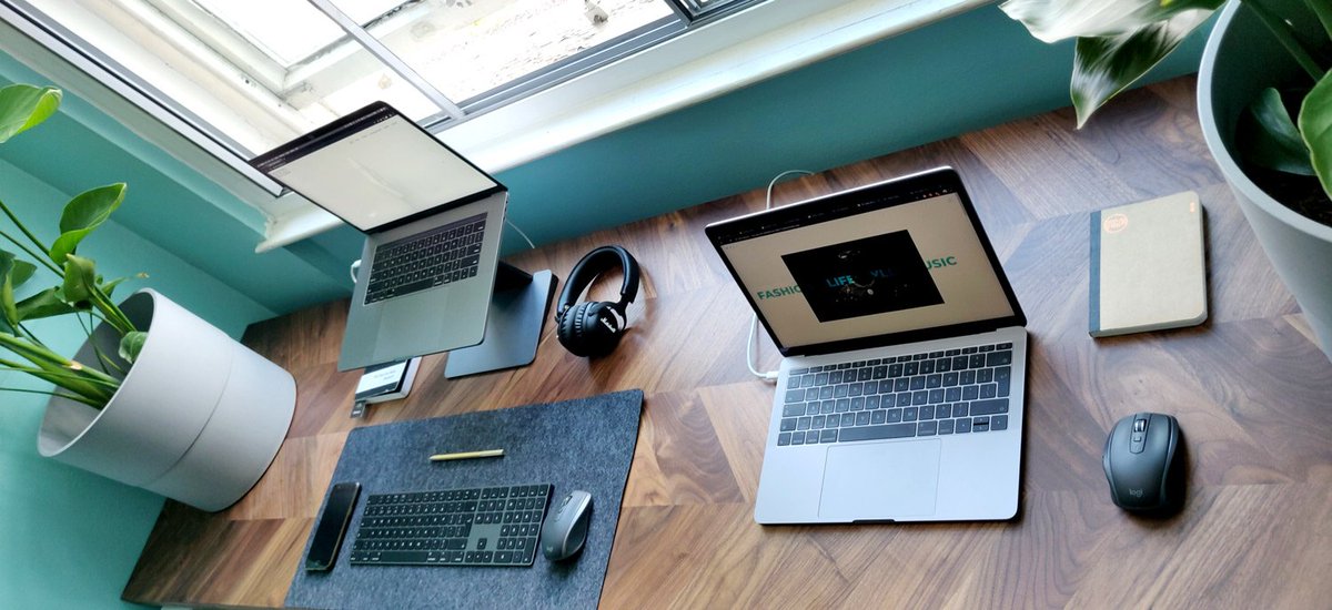 FrisDesign's tweet photo. New desk setup #desksetup #manchesterdesign #manchesterfreelance #minimalist #minimalisthome #minimalisthomedecor #minimalistdesk #minimaldesk #minimalistdesksetup #minimalistdecoration #officespace #studiospace #cooldesk #interiordesign #studio #designerstudio #bananaplant #IKEA https://t.co/sXH2O4P7mx
