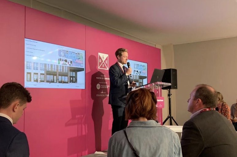 exigere's tweet photo. Very interesting presentation from Peter Pulford of @derwentlondon on the #FeatherstoneBuilding at @LREF_.
Another great Derwent scheme and we are proud to be a part of the team. It will deliver further office & retail space near their Old Street campus.
#MakingProjectsHappen https://t.co/3cmsVWdxsn