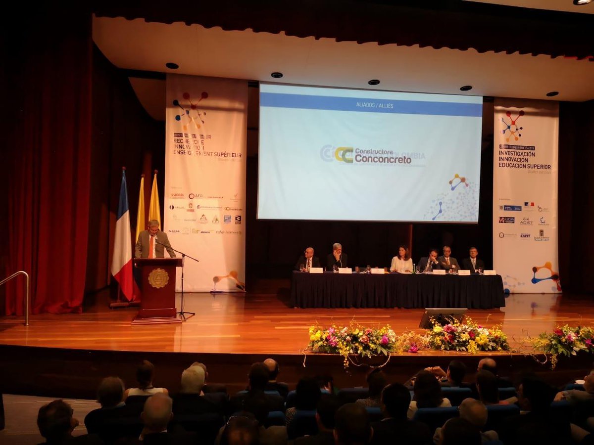 EAFIT's tweet photo. "Escogimos a #Medellín como sede de la #CumbreColomboFrancesa porque es una de la ciudades de Colombia que más le apuesta a la innovación y esto lo vemos con el nuevo centro de la cuarta revolución industrial", Gautier Mignot https://t.co/c6KrwU8q6G