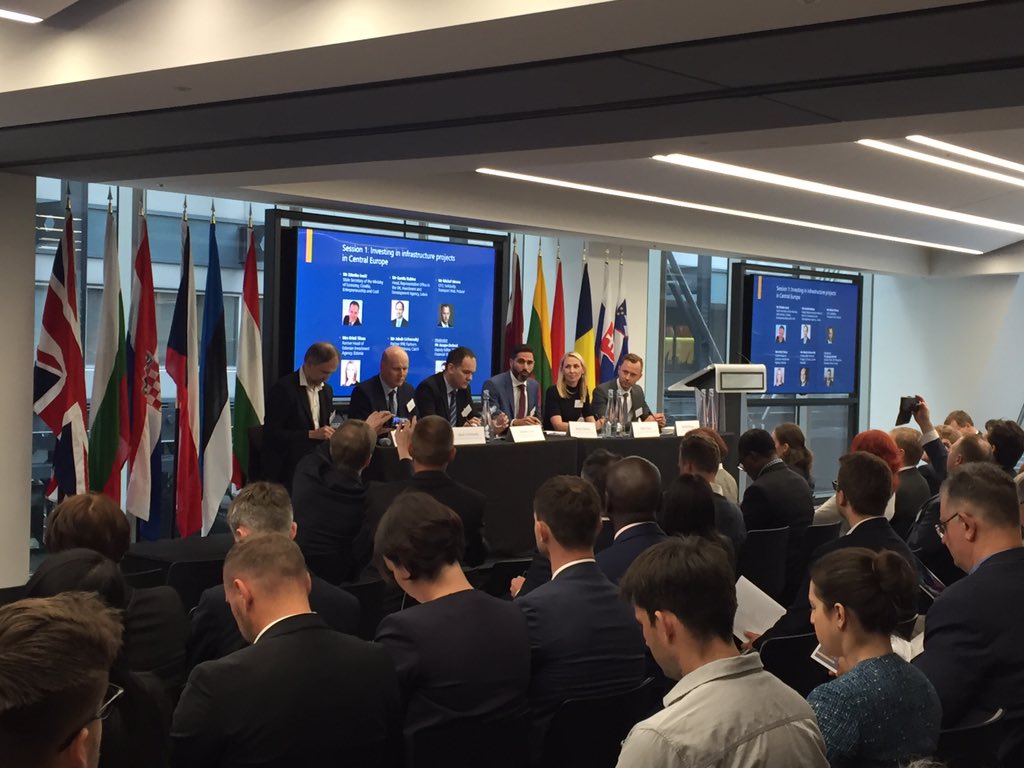 Discussing innovation and investment with our partners from Central Europe! Thanks <a href="/Mayer_Brown/">Mayer Brown</a> and <a href="/PolishEmbassyUK/">Polish Embassy UK 🇵🇱</a> for throwing such an amazing event! Hear the stories liaa.gov.lv/stories/  of foreign businesses operating in #Latvia <a href="/LVembassyUK/">Latvia in the UK - #StandWithUkraine 🇺🇦</a> <a href="/LIAALatvija/">LIAA</a> <a href="/IoDLondon/">IoD London</a>