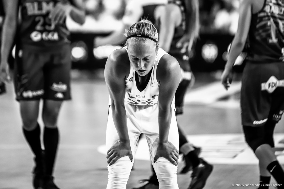 ASVEL_Feminin's tweet photo. 🖤 JULIE 
@JulieAllemand a rejoint cette semaine @TheBelgianCats pour la préparation de l'Euro 2019. Elle a réalisé une nouvelle saison lyonnaise exceptionnelle, couronnée par une place dans le cinq majeur @basketlfb et un titre de championne de France 🤩
#ASVElles #Kobe https://t.co/H3MLu3xf4c