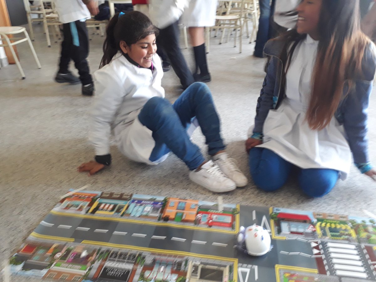 zlameloide's tweet photo. Ayer terminamos con la visita a nuestro campus de los alumnos de la escuela N° 4049 “Independencia Nacional” para continuar con el taller de formación en programación y robótica
#AprenderConectados
#SaltaTransformaEscuelas
@sarcienaga @cristian_ortin @s_sciesalta @SaltaConectados https://t.co/W9dV6mw2jj