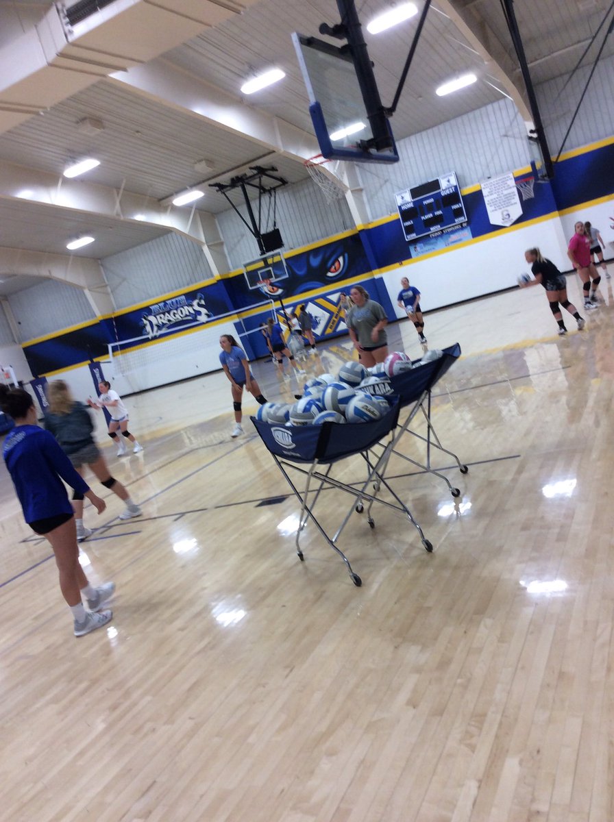 mrs_buchholz's tweet photo. Even though mornings arenβt always my thing. These girls totally make it worth it! Great start to the day with #BlueDragonVB open gym. #OwnIt https://t.co/LgGEWPQrFc