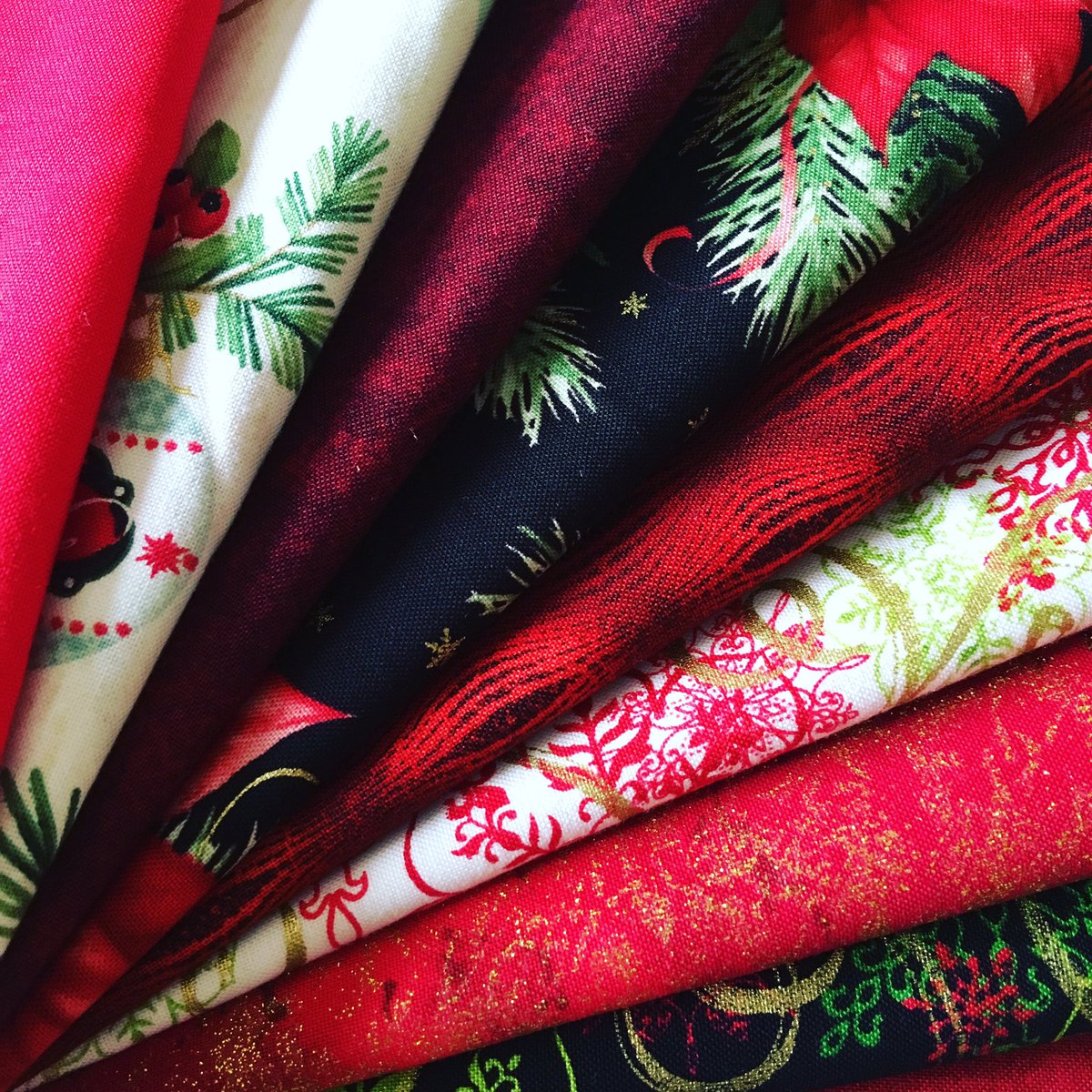 PatchworkDream's tweet photo. Is it too early to start a C word project? Nah let’s go for it #patchworkdreamer #patchworkshop #bodmin #cornwall #patchworkteacher https://t.co/U4NxQ0f6Da