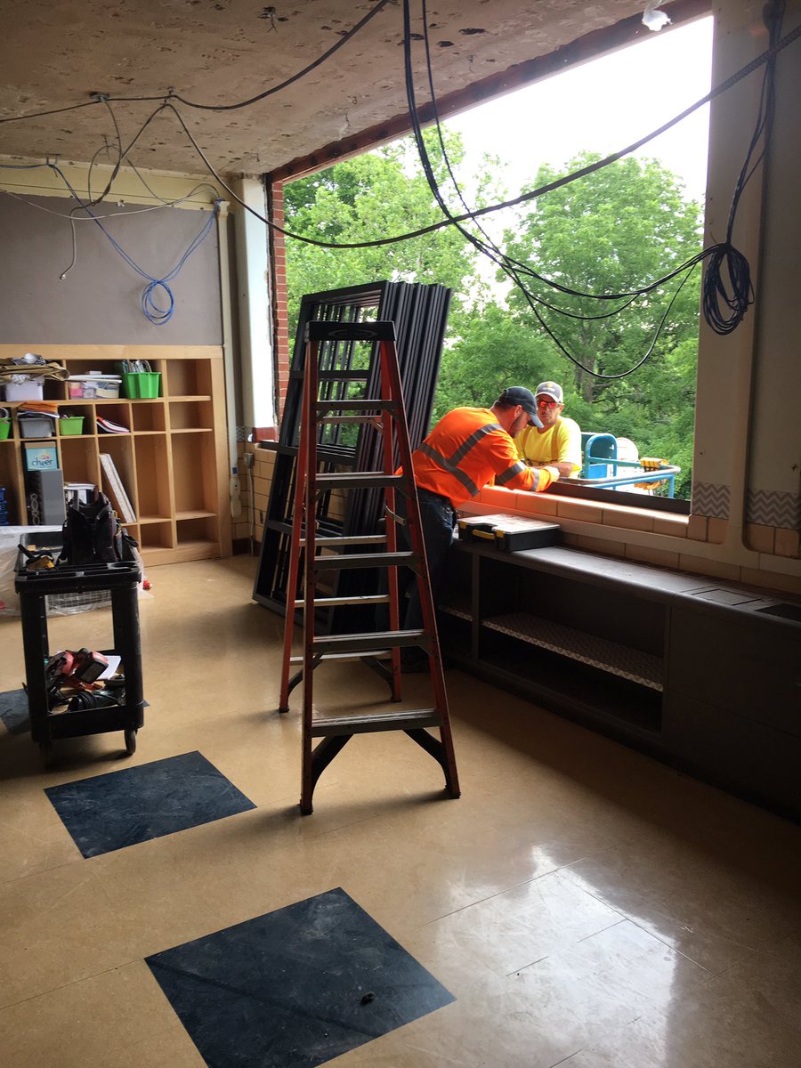 MOSAIC_STL's tweet image. Work continues at MOSAIC to add new windows, HVAC and ceilings. It will be beautiful when finished.