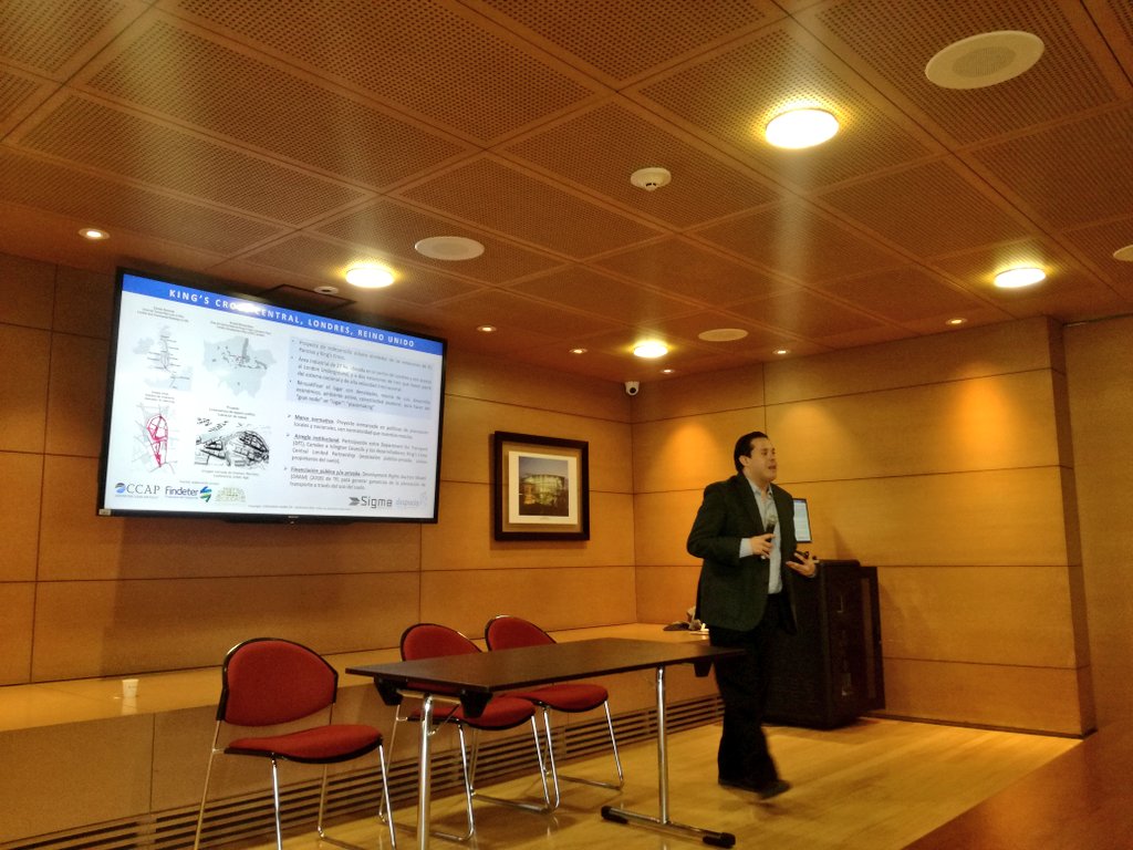 despacio_org's tweet photo. Arrancamos con el taller de construcción de la política de desarrollo orientado al transporte sostenible con @Findeter @CleanAirPolicy @stevewink #SigmaGP https://t.co/BdP8NoBQyC