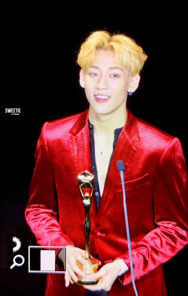 sweetie_bam's tweet photo. 190612 daradaily Awards8 @BamBam1A 
Congratulations “POPULAR VOTE ฝ่ายชาย” 😢😢😢❤️❤️❤️❤️❤️❤️❤️✨✨✨✨✨✨✨✨✨✨✨✨✨
#뱀뱀 #Bambam #갓세븐 #GOT7   
#daradailyXBamBam
#daradailyAwards8 https://t.co/xibk0WsGko
