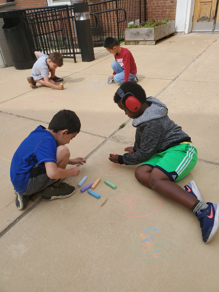 FirstInRoom219's tweet photo. Today's #BowlOfFun Sidewalk Chalk! https://t.co/ZIOBvsImZw