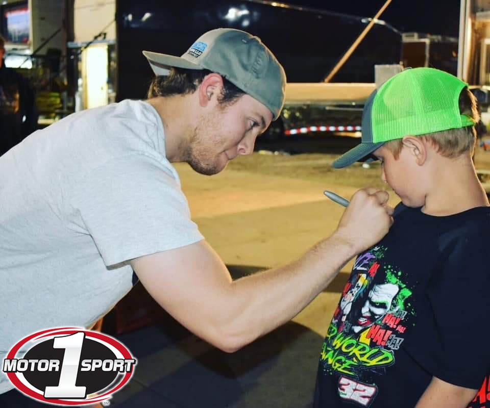 Taking time to meet young fans - even on the most challenging of race nights - can make all the difference. Kudos to <a href="/BobbyPierce32/">Bobby Pierce</a> for seeing the big picture and making a fan for life. #Respect #NextGeneration #1Motorsport1Goal