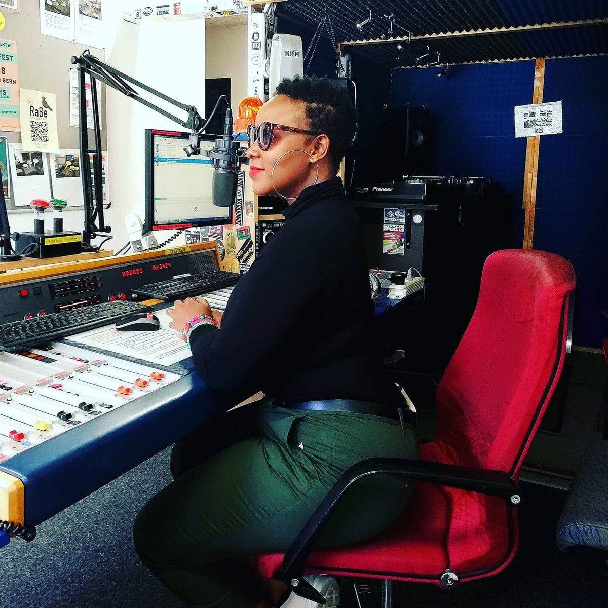 Zedartist's tweet image. @MissBetty_Booo is live Right Now Via Facebook!!
facebook.com/bettyzanzi.nsa…
#AfroConnection