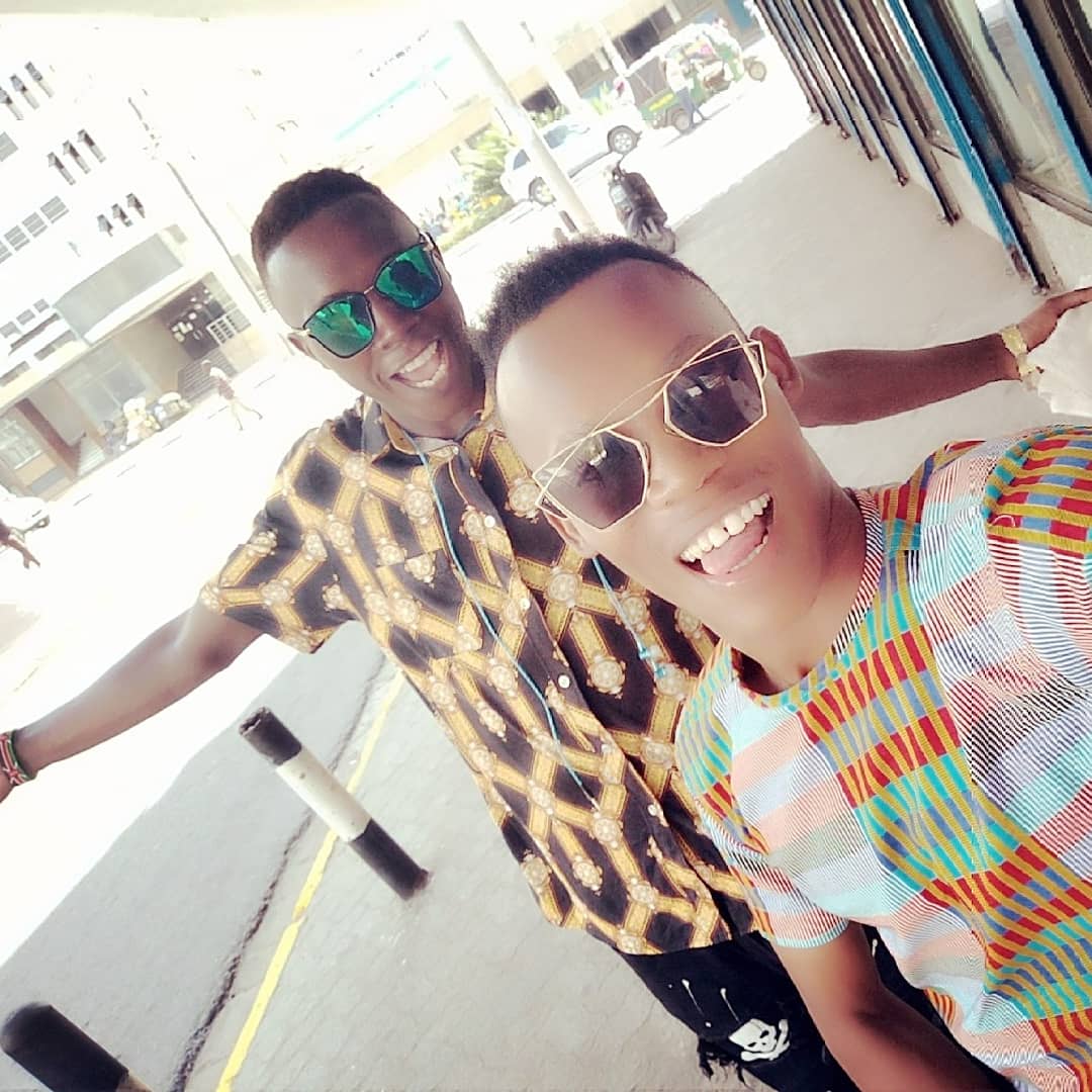 princeofyb's tweet photo. Mziki imeniongezia familia click on the link below to watch my songs and live performances don't forget to subscribe,share and comment. https://t.co/1KEY7DV0Dg
#Amani
#mtotowamfalme
#teamYB
#CEO
#weunderGod
#iamwhoGodsaysiam https://t.co/SjFboB0MsD