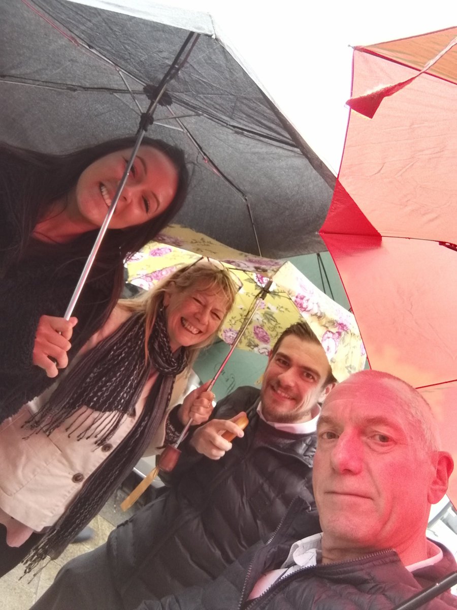 Some of the team out for our Wednesday swim... I mean walk 🤣☔️ Rain or shine, we make sure to get away from our desks to keep a #healthyoffice & get some bonding time!