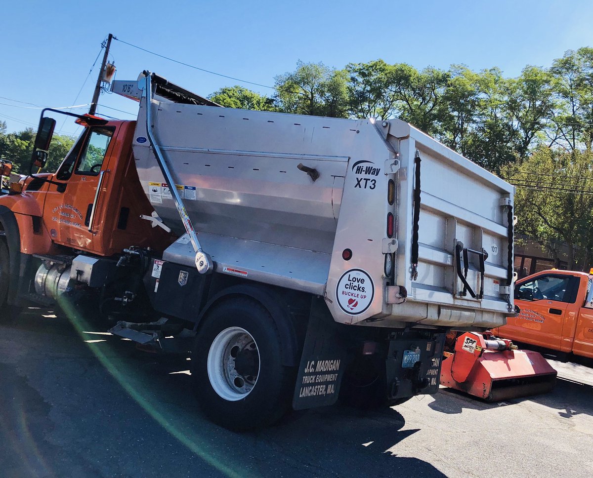 DavidNarkewicz's tweet photo. The #NorthamptonMA DPW is proud to team up with MA #EOPSS for 2019 Buckle-Up Safety Challenge by displaying these “Love Clicks. Buckle Up” decals on our vehicles. Thanks to Director LaScaleia and the men & women of her department for their commitment to safety and our community! https://t.co/09Xe1JQZxN