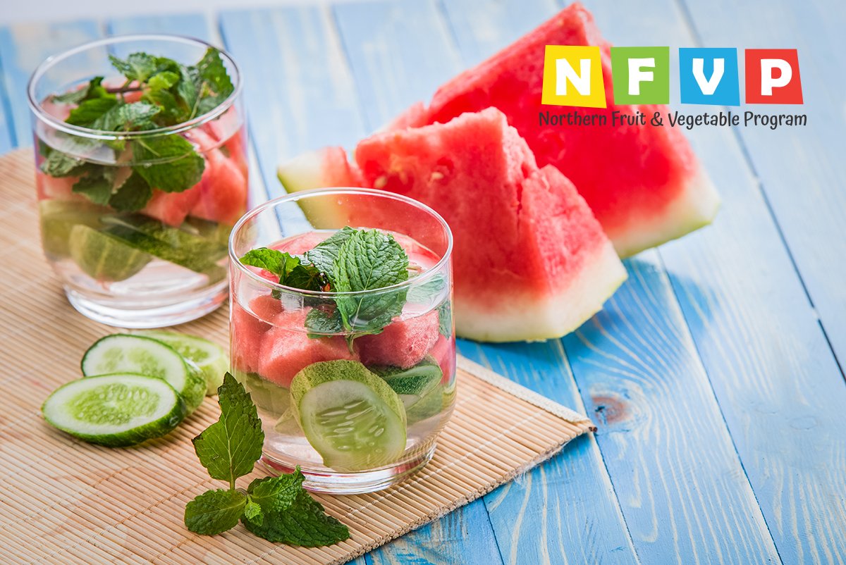 PublicHealthSD's tweet photo. Adding whole fruit and vegetables to your water is a great way to give it flavour without the added sugar.  Give this recipe a try and keep cool this summer!
#Sudbury #PublicHealth #NFVP #WaterDoesWonders https://t.co/czlZIMbZGi