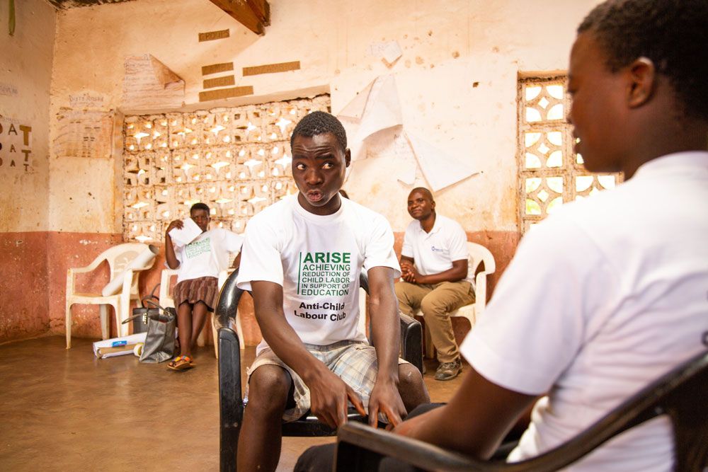 WinrockIntl's tweet photo. After participating in an @Arise_prog anti #ChildLabor club, Leonard coaxed 4 of his friends who had been working to return to school. He even spoke with their parents. #WDACL #EndCL #EndChildLabour #EndChildLabor #SDG4 #SDG8 #Malawi https://t.co/7S080SDSbx https://t.co/E2OXv3rKbG