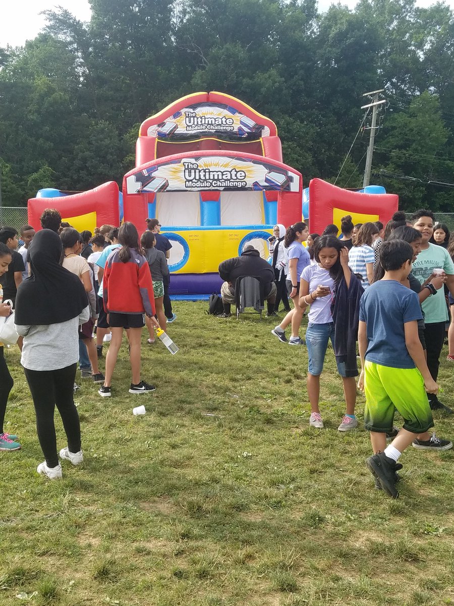 MsKLivingston's tweet photo. Field Day 2019! #GMSbelieves @GlasgowMS https://t.co/CIycoYtPBF