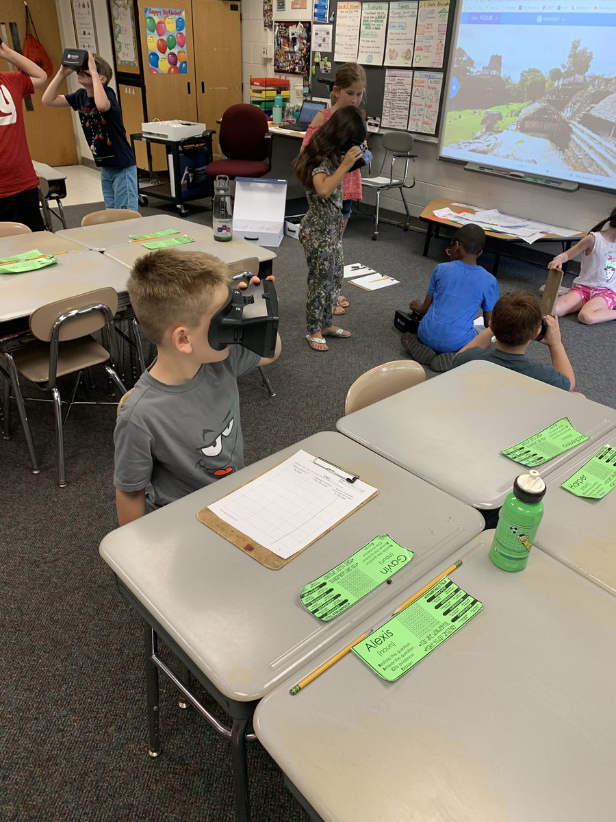 saguarosin2nd's tweet image. Exploring the Mayan pyramids with @nearpod  to identify shapes and describe their attributes! #PUEGlobal #EDTech @PleasantUnionYR @krbiles @nearpod