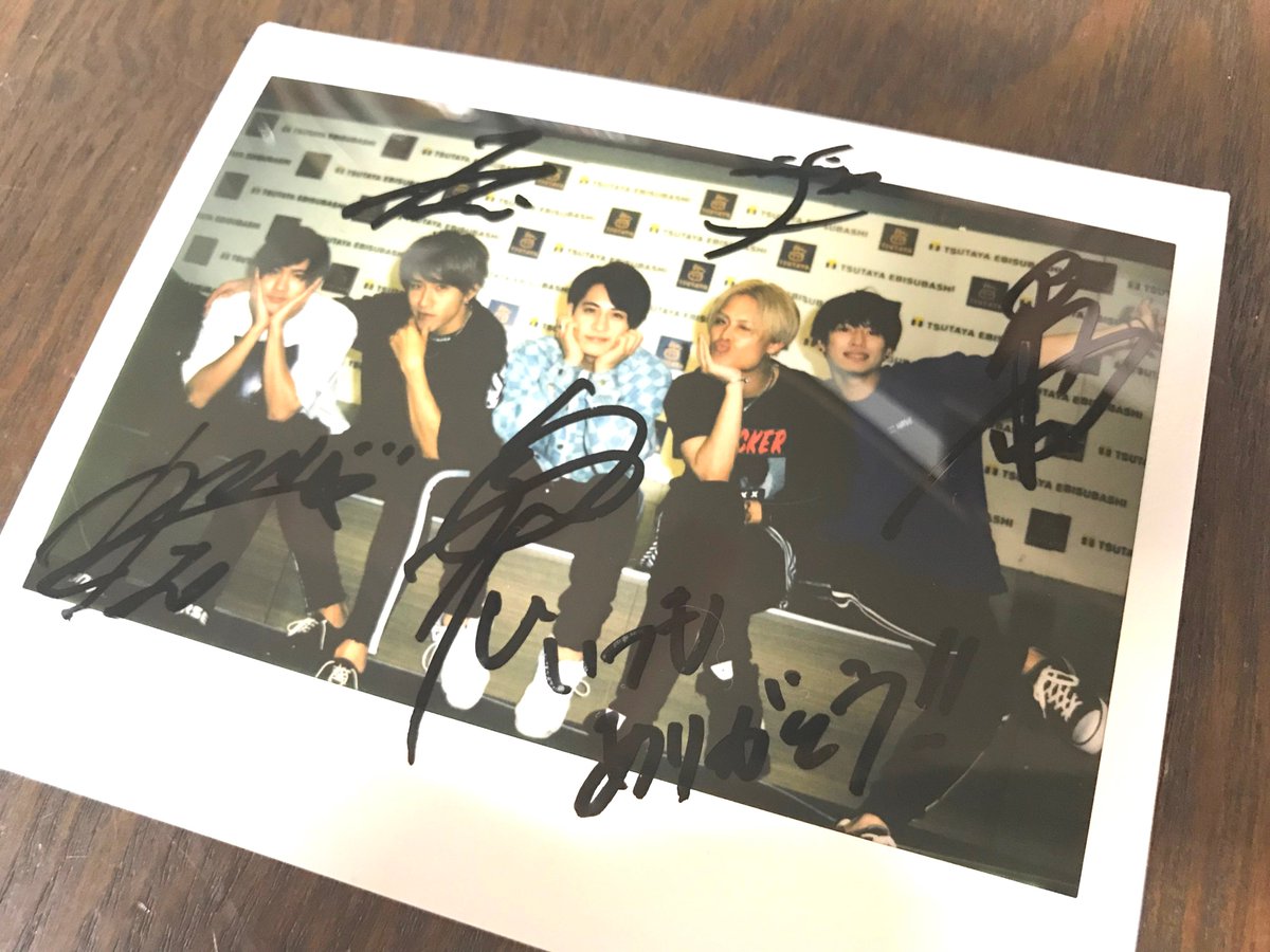 T_EBISUBASHI's tweet photo. 【#GUM プレゼント情報】
#GUM さんから直筆サイン入りチェキを頂きました✨
当店アカウントをフォロー＆このツイートをRTして頂いた方の中から、抽選で1名様にプレゼントします！
◆応募〆切は6/19まで！店舗受け取り可能な方のみ！
◆当選者の方にはDMをお送りします✉️ https://t.co/3qN0B9rYcP
