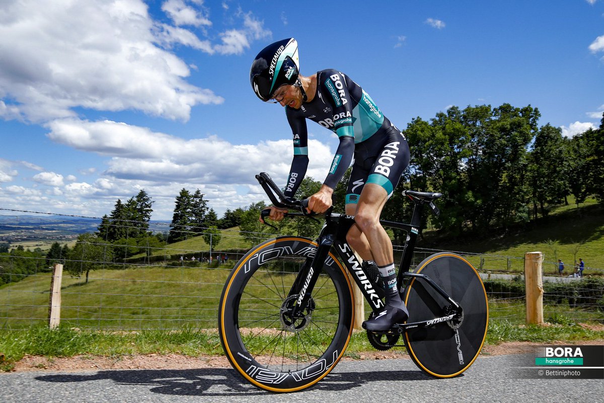✏️REPORT: 

<a href="/EmuBuchmann/">Emanuel Buchmann</a> finishes in a strong fifth place at the <a href="/dauphine/">Tour Auvergne Rhône-Alpes</a> time trial in Roanne and moves up to seventh on the general classification. 

👉🏻 Read on here: bit.ly/2wOigDh 

Photo: <a href="/bettiniphoto/">BettiniPhoto</a>