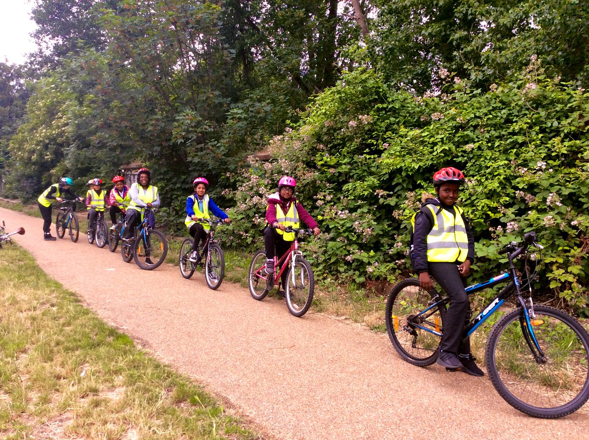 Claudia_Evolve's tweet photo. What a fantastic day taking part in Park to Park riding from North to East London. We was definitely pushed for stamina but the team did so well! Well done to all the pupils @FerryLaneN17 who took part! 👍🏼 https://t.co/I6BBHiqalL