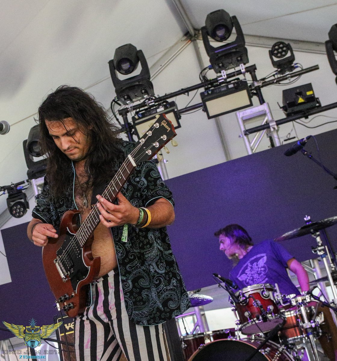 215Music tweet media