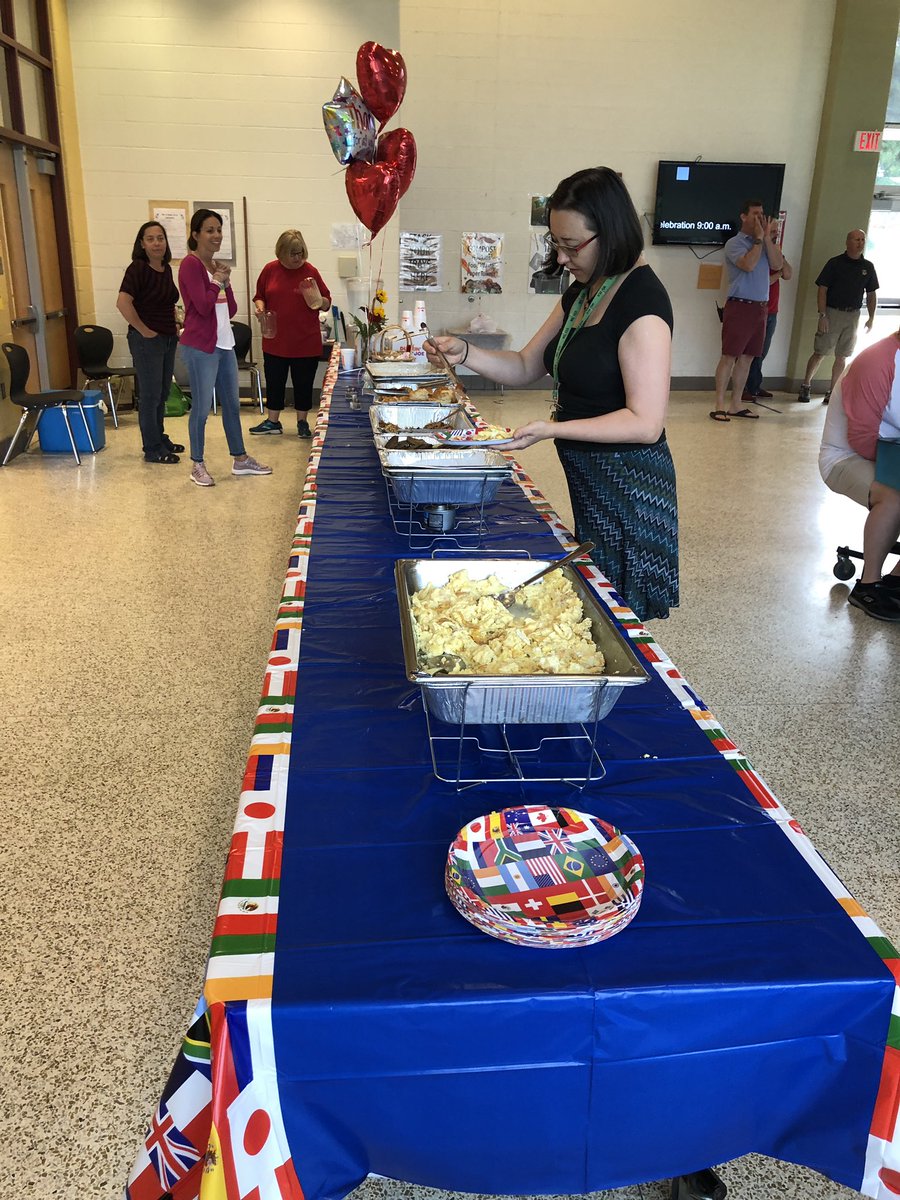 SpeasGlobal's tweet photo. Thank you to our #SpeasPTA and @ArdmoreUMC for the lovely and delicious brunch! ❤️🐝❤️🐝 @wsfcs https://t.co/U9EaG6VimY