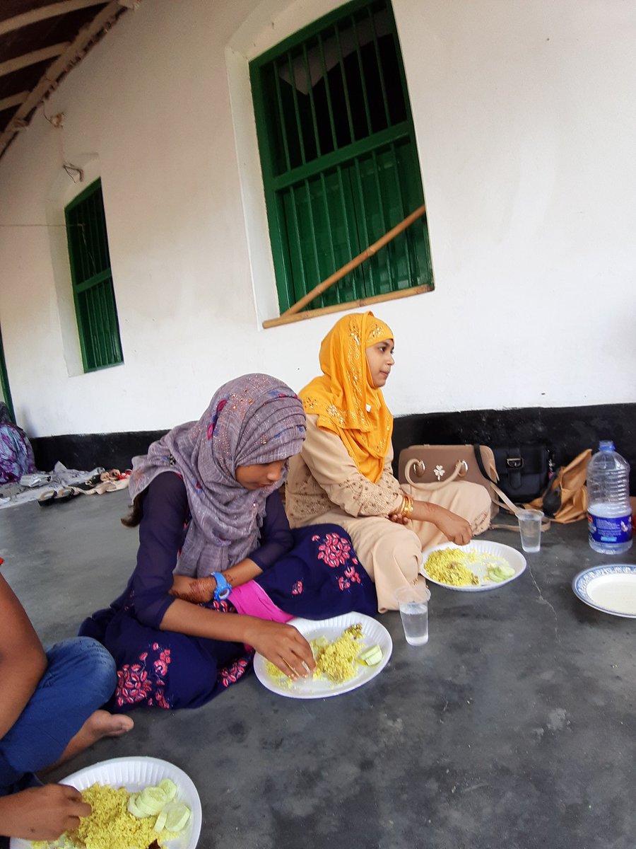 MahidRemon's tweet photo. #EidAlFitr2019
#ghoragori
#protessor
#enjoyment
#with_friends_familly
#Mahid_hasan https://t.co/XhODED1mq9