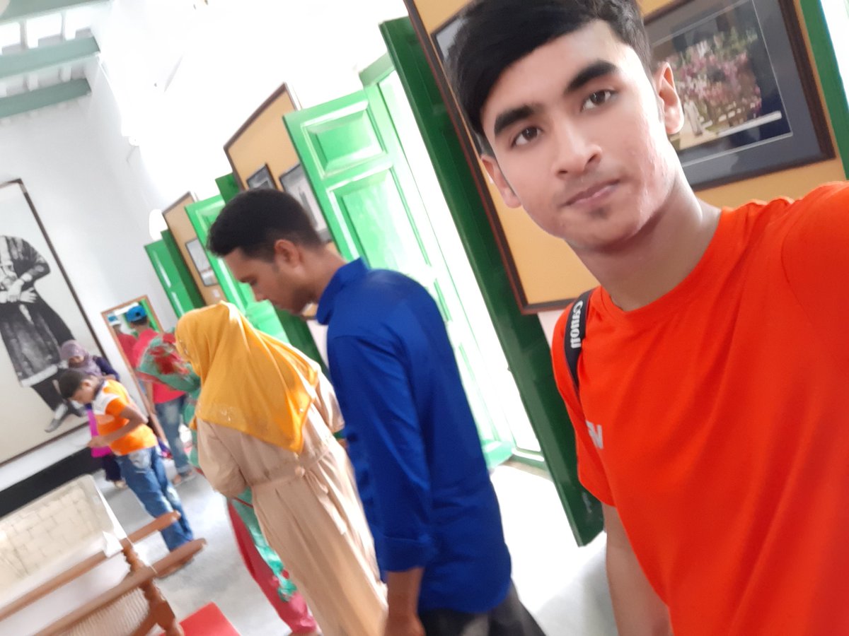 MahidRemon's tweet photo. #EidAlFitr2019
#ghoragori
#protessor
#enjoyment
#with_friends_familly
#Mahid_hasan https://t.co/VF4RK4QIEr