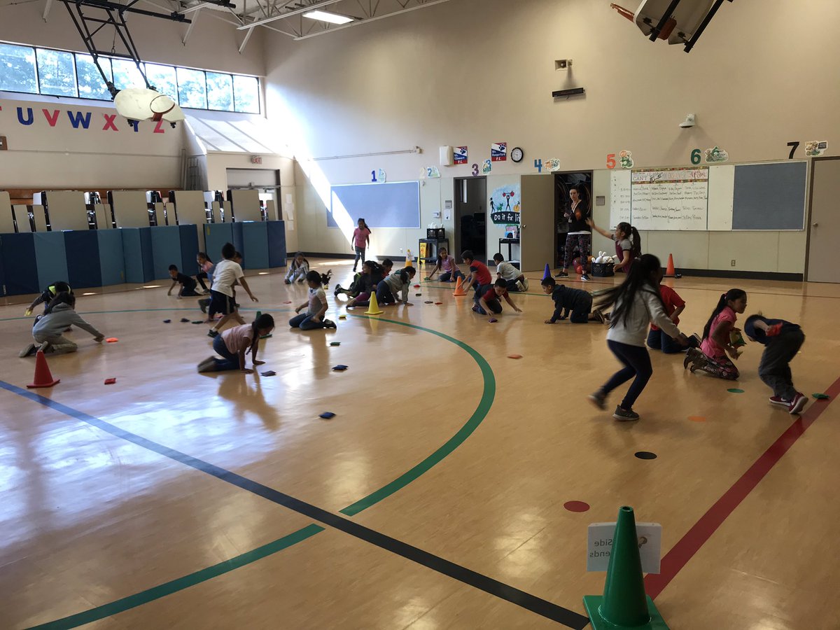 RianWardle's tweet photo. Creighton students rocking it in PE and Music this week! @CreightonCISD #letsmove https://t.co/UpTgXOTw0X