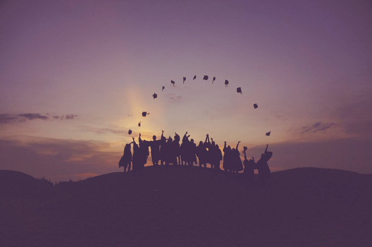 booksbytt's tweet photo. #writingcommunity #indieauthor #dreambigdreamoften #thesummerofshift #lifelessonsseries
How did your summer after graduation go? How did things change? How did they stay the same?
Congrats to the graduates of the class of 2019!!
https://t.co/uqu8IaKygl https://t.co/xrYnwvC39E