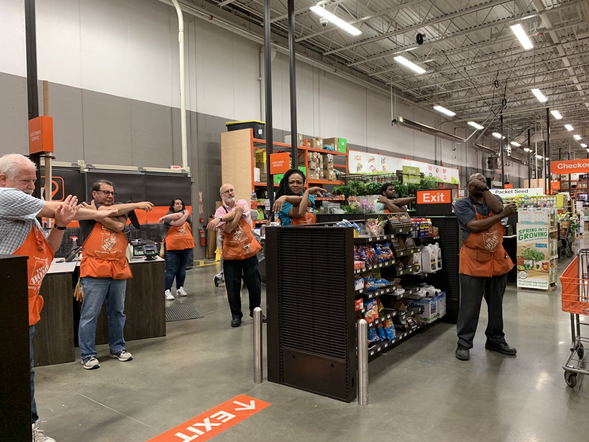 SusanCortese's tweet photo. No difference “Tall or Small”... @HuntingtonHD 🙃 #SalesInLeadsWin is a great SCORE for ALL!! HDI & HDE Partnership is key! Kicking off our morning Pep rally with staying #InFocus & recognizing D23 Norman. #SayYes #JustAsk @HomeDepot @mespo2013 @JahnJoyce @BIngsgirl25 @JARRIN15 https://t.co/oXHeQ5KLx2