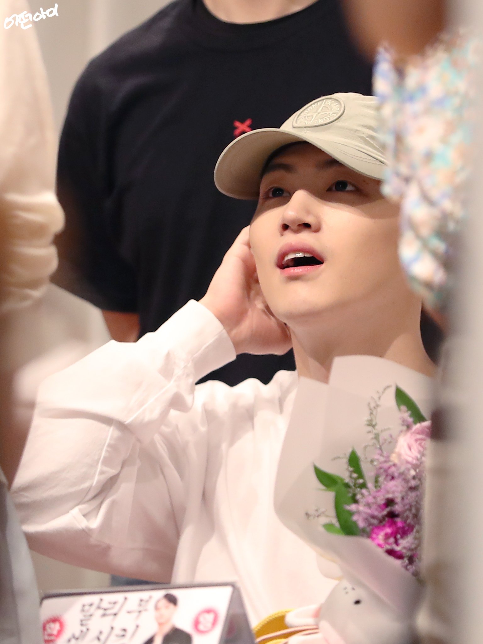 D83nS2CVUAE3pG9.jpg:orig