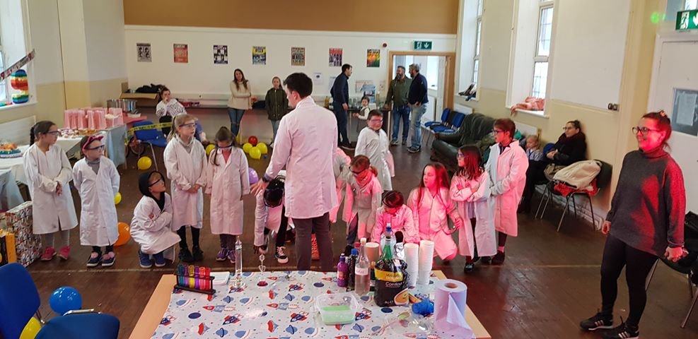 JuniorEinsteins's tweet image. Countdown is on for our Science  camps 2019. 
So. Much. SLIME! 
#Leixlip #Maynooth #Celbridge #Kildare @VisitMaynooth 

 #junioreinsteins