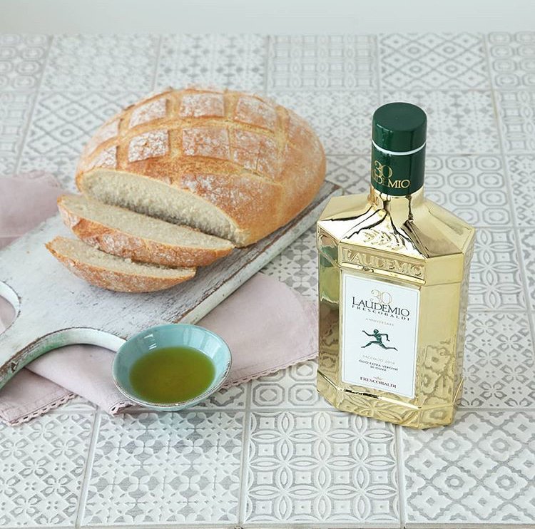 La semplicità che ci piace🌿

Grazie a @harveynicholsfood su IG per lo scatto😍

#laudemio #laudemiofrescobaldi #laudemiooliveoil #extravirginoliveoil #igerstoscana #olioevo #olio #olioextraverginedioliva #oliotoscano