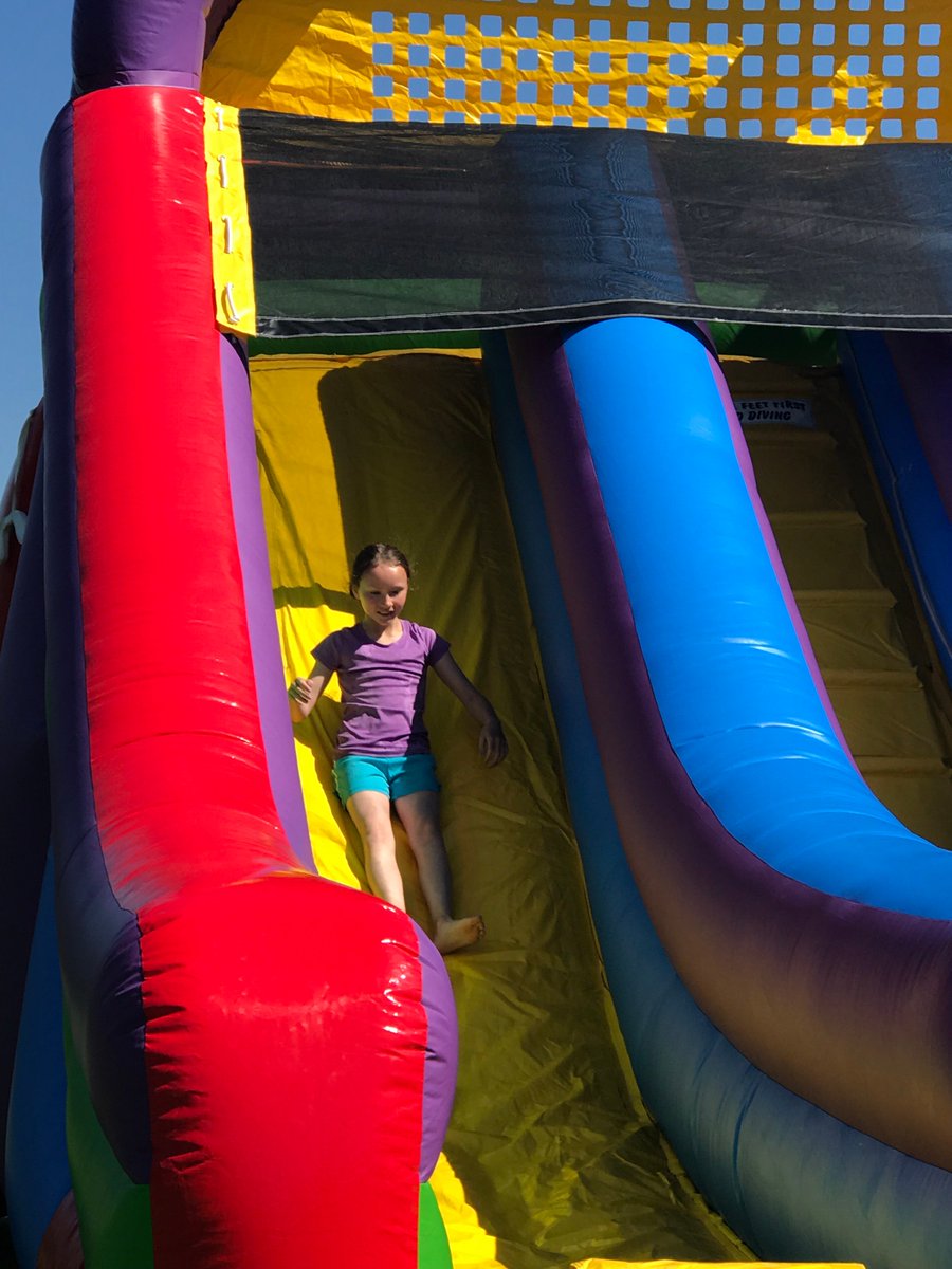 Fifth grades are enjoying the perfect weather for a water carnival!