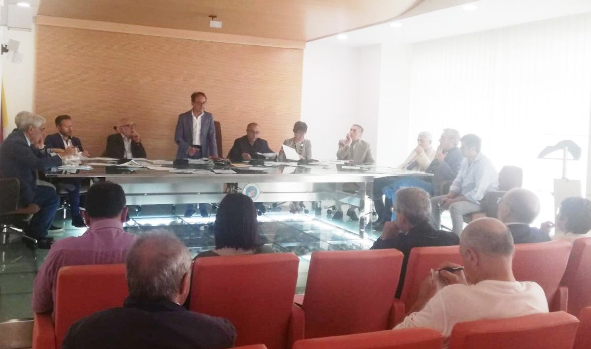 Tavolo tecnico alla Regione Siciliana in vista dell'VIII edizione di Blue Sea Land 🐟🐟🐟 a Mazara del Vallo dal 17 al 20 ottobre 2019 #bluesealand2019 #RegioneSiciliana #BlueEconomy #GreenEconomy #BioEconomy #sostenibilità distrettopescaecrescitablu.it/blue-sea-land-……/