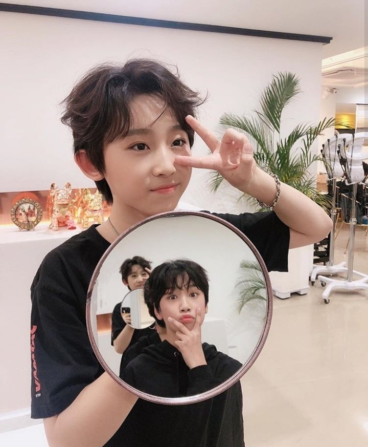 goumingrui's tweet photo. 190413 || #IG_UPDATE
"Brother Zeyu and me 😂😂"
#BOYSTORY #MingRui #明睿 🌻 https://t.co/SS7uz96le9