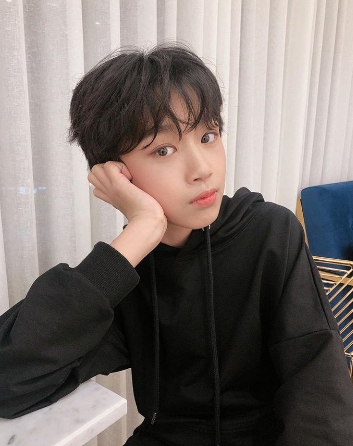 goumingrui's tweet photo. 190413 || #IG_UPDATE
"Brother Zeyu and me 😂😂"
#BOYSTORY #MingRui #明睿 🌻 https://t.co/SS7uz96le9