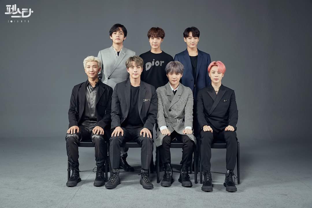 13/6/2019 tròn 6 năm debut của Bangtan ❤
Chúc mừng nhé ❤ 
Thật tốt vì trong 6 năm vừa qua các cậu đã rất thành công và dần hoàn thiện❤
Không cùng nhau trong những ngày đầu nhưng tôi hứa sẽ đi cùng các cậu đến cuối chặng đường /-heart 
Forever 💜 
ARMY x BTS