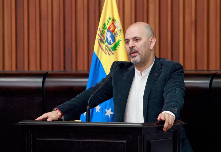 TSJ_Venezuela's tweet photo. Realizada en el TSJ conferencia sobre el "Sistema de Gobernanza global y Meta lenguaje civilizatorio" https://t.co/FEe4Axy9R3 https://t.co/Cye00MuRtM